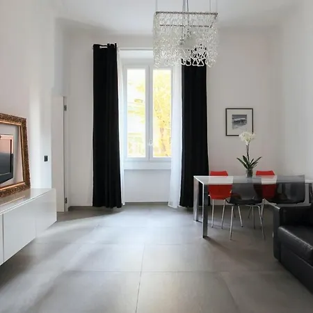 Plum Guide - Black Quartz Milan
